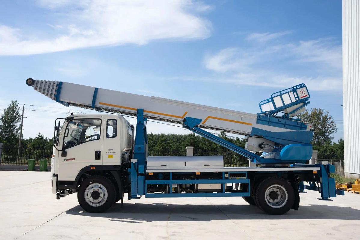 赣州章贡云梯上料车租赁费用